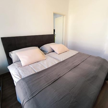 Pretty Apartment Next To Metro Station Виена Екстериор снимка