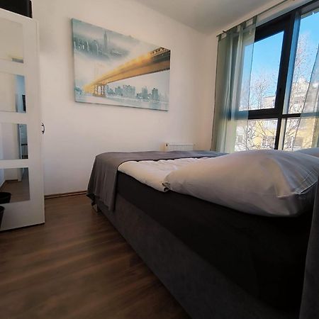 Pretty Apartment Next To Metro Station Виена Екстериор снимка