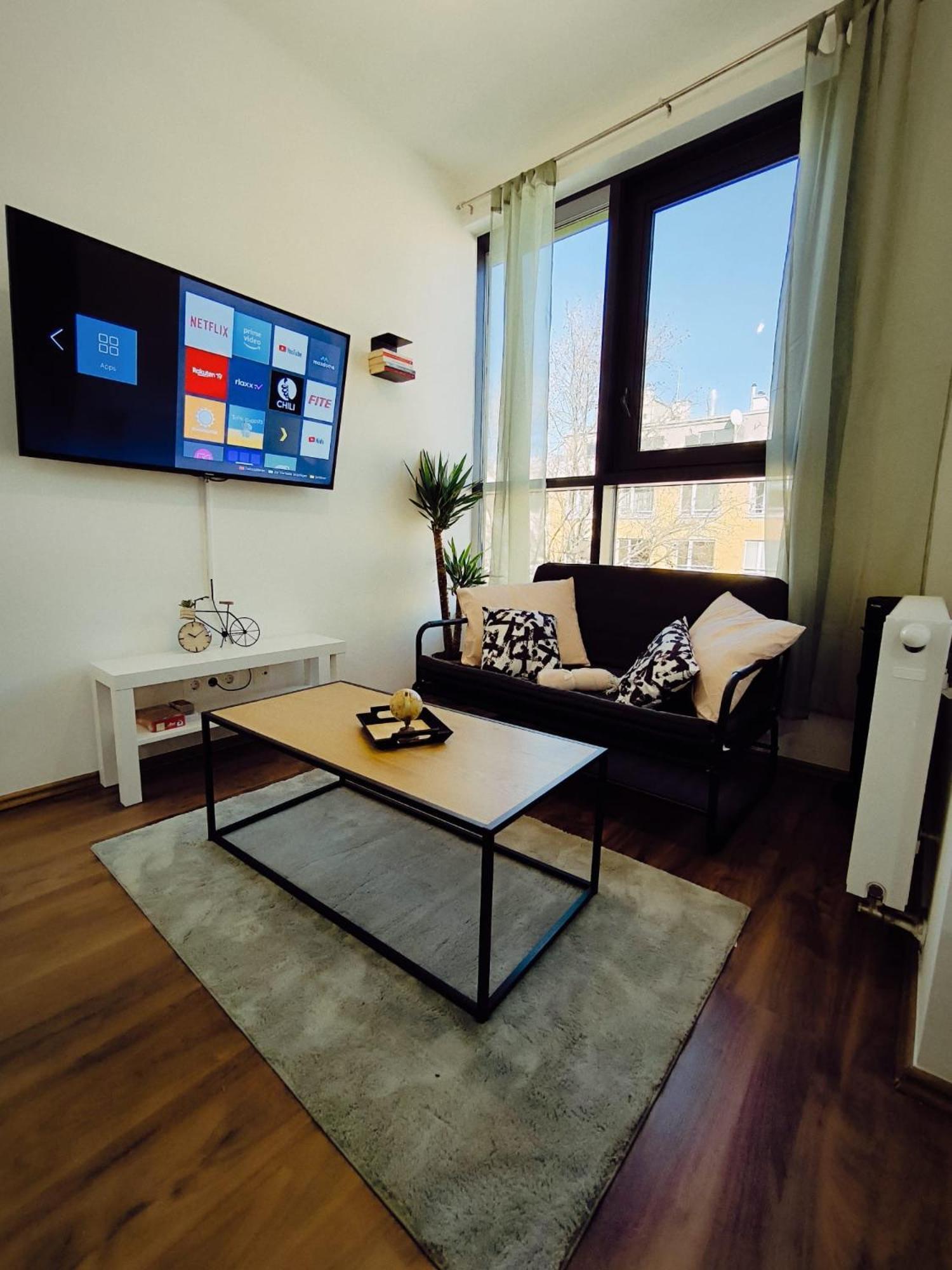 Pretty Apartment Next To Metro Station Виена Екстериор снимка